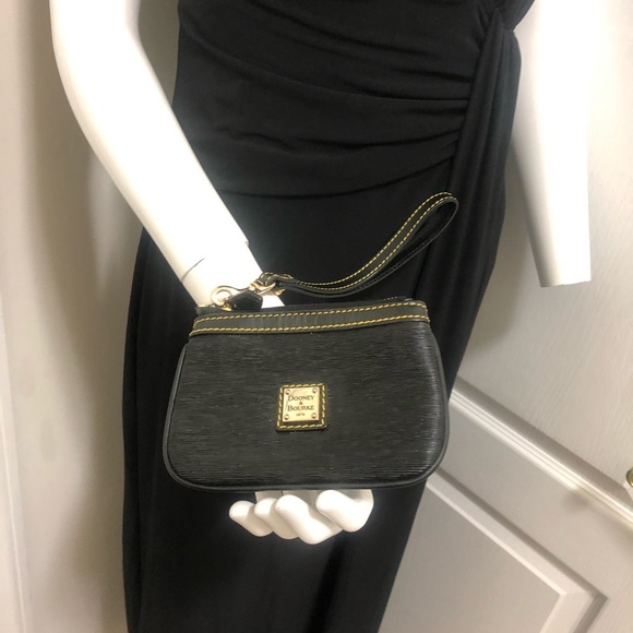 Dooney Brourk Leather wristlet brand new - Picture 7 of 15